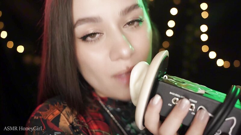 ASMR HoneyGirl - 28 April 2026 - Aggressive and Deep Licking 3Dio