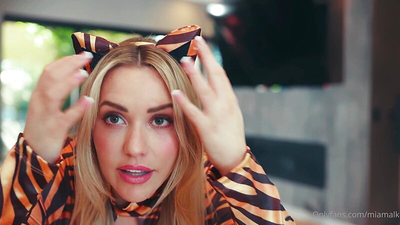 Mia Malkova - Halloween Sexy Try-on Haul