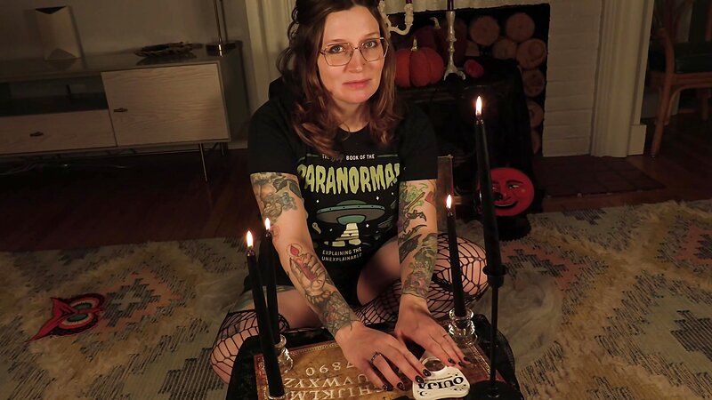 Bettie Bondage - The Seance Possession | Live Stream Goes Wild