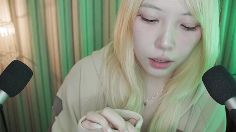 DOOBOO ASMR Body Scratching with Horse Racing Story Asian Massage