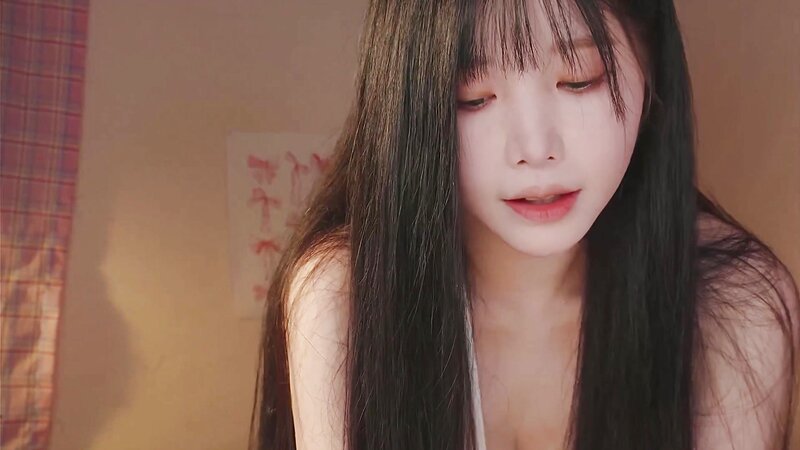 Yoon Ying ASMR Lotion Massage for Sleepy Young Boyfriend