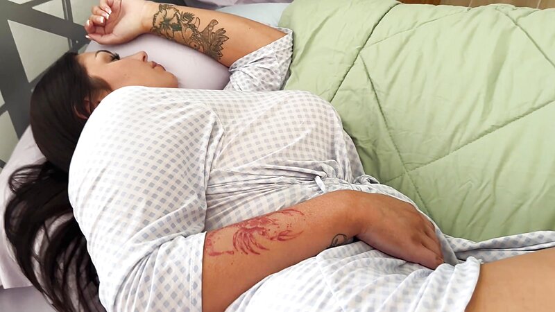 Busty Big Step Sister Shared Bed Roleplay with Vivian Taylor