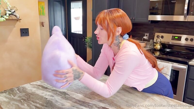 MissKittyQuinn Pokemon Ditto Transformation MILF Blowjob Sextape