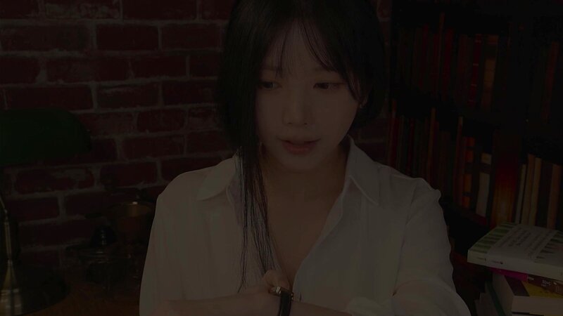 Yoon Ying ASMR Late-Night Bookstore Roleplay – The Last Customer RP