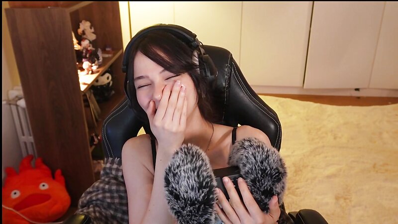 MaimyNyan ASMR Relaxing Chat and SFW 3Dio Sounds in Live Stream