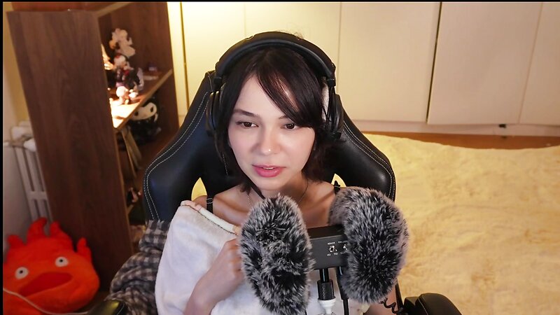 MaimyNyan ASMR Relaxing Chat and SFW 3Dio Sounds in Live Stream