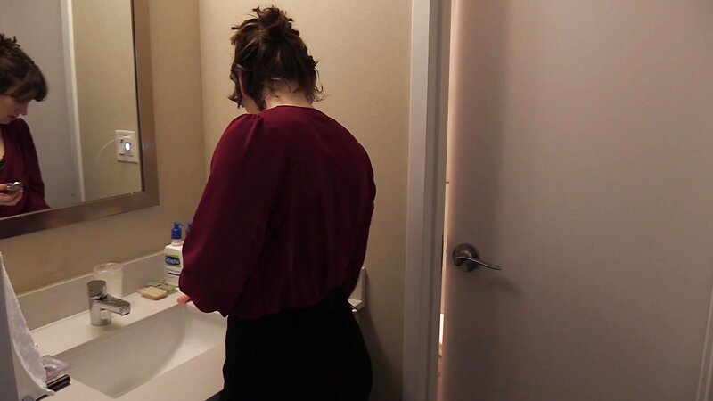 Bettie Bondage MILF POV Blowjob Quickie on Hotel Floor
