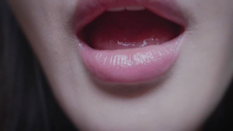 Nareun ASMR Ultra Close-Up Licking and Candy Play