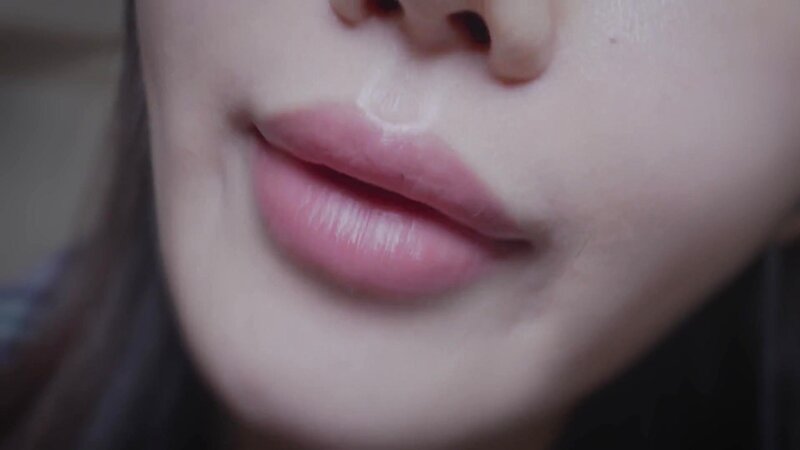 Nareun ASMR Ultra Close-Up Licking and Candy Play