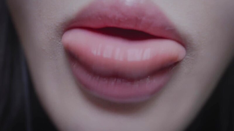 Nareun ASMR Ultra Close-Up Licking and Candy Play
