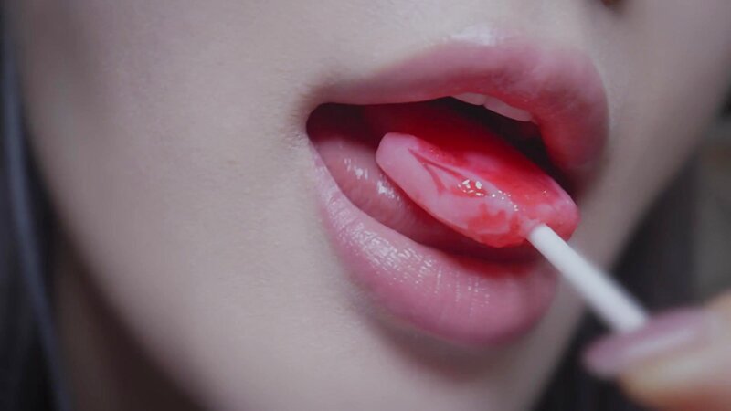Nareun ASMR Ultra Close-Up Licking and Candy Play