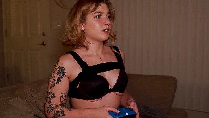 Jaybbgirl - A Teasing Game With Your Step-Sister