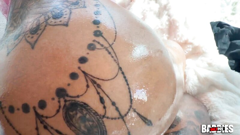 Yasmina Khan - Eboni LOVES BBC | Baddiesonlypov