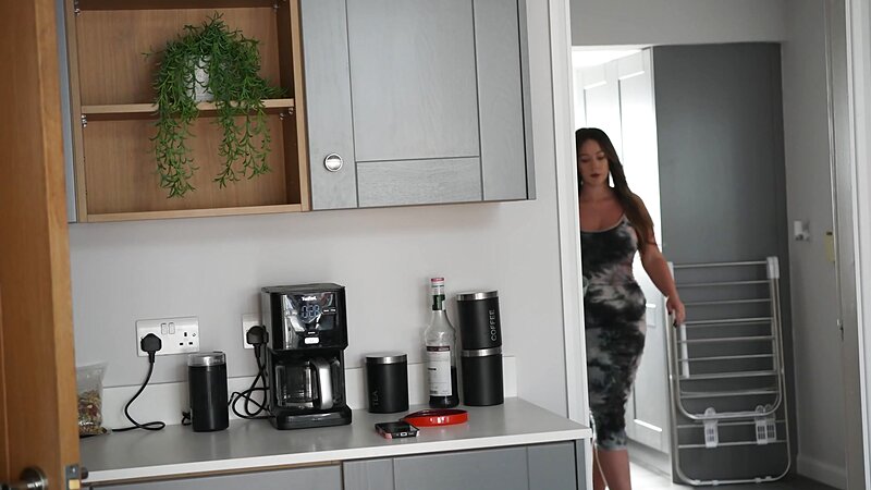 Sasha Curves - Temptation Vacation