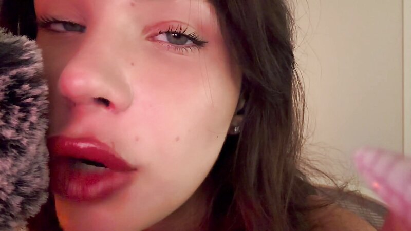 Vitsamin - 9 June 2026 - ASMR 50 Layers of Lipstick, Countdown, Gum Chewing, Slow Whispering