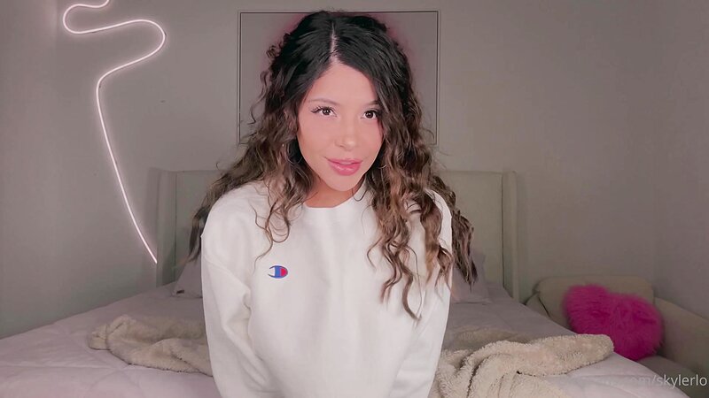 Skylerlo - You Had Such a Long Day at Work Today, so I Made You a Hot Video To Take All The Stress Away