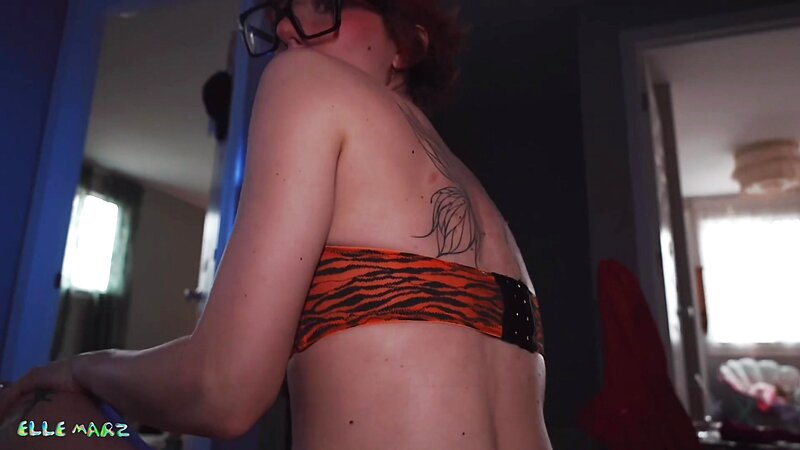 Elle Marz - MIL Stripper