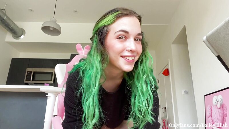 BaileyEilish - Masturbates With A Metal Dildo