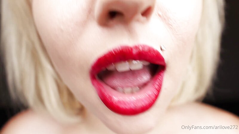 AriLove - ASMR Lens Licking and Fogging