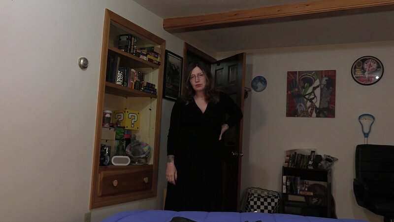 Bettie Bondage - Am I Small, Mom?