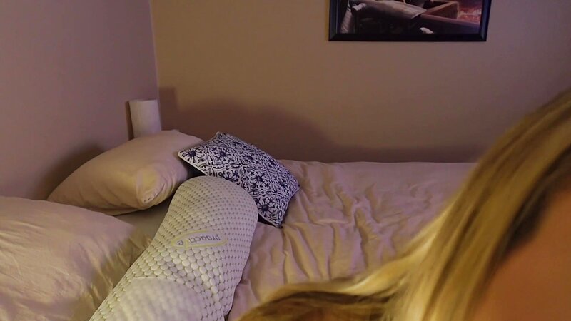 Sabrina Vaz - ASMR Ear to Ear MOANING KISSES