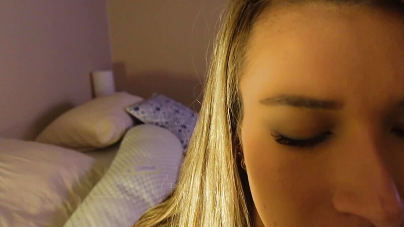 Sabrina Vaz - ASMR Ear to Ear MOANING KISSES
