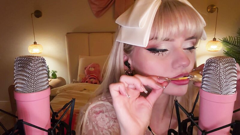 Emma's Myspace - Chewing on Dumb Little Things ASMR