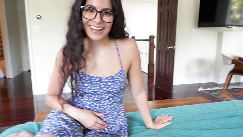 Escaping The Friendzone With Petite Crush ~ Angel Gostosa