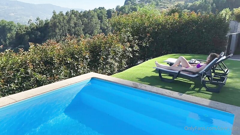 Lovelilah | Love_lilah - Seducing The Pool Guy + Creampie