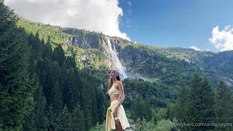 Anna Ralphs - Sucks Dick On A Mountain