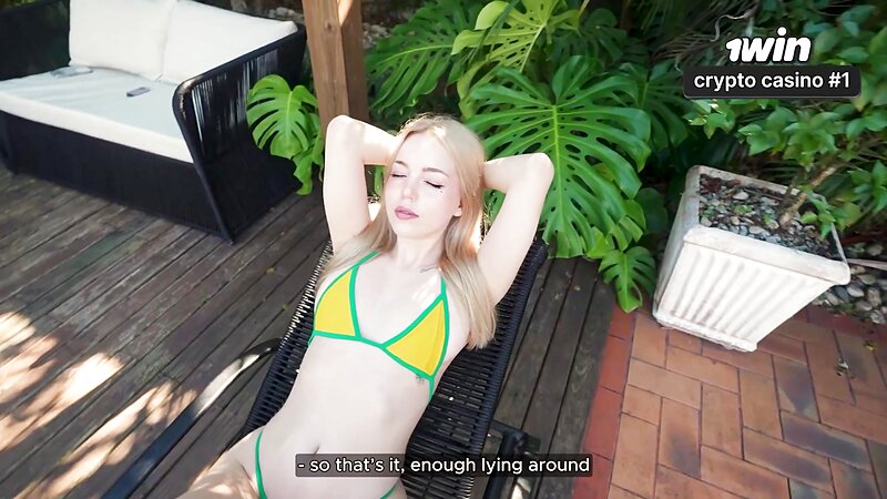 Jenny Kitty Has Sex In The Backyard