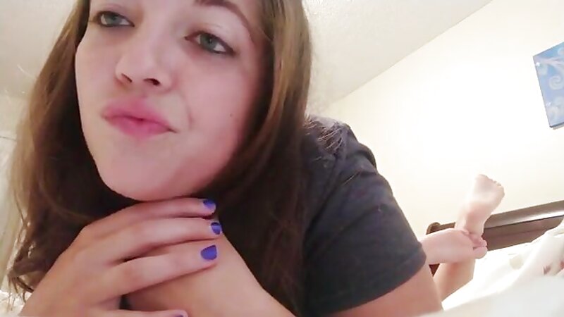 Lisa ASMR Tongue Swirling and Teeth Licking