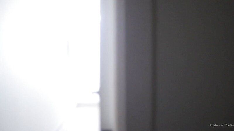 LivStixs Naked Showering