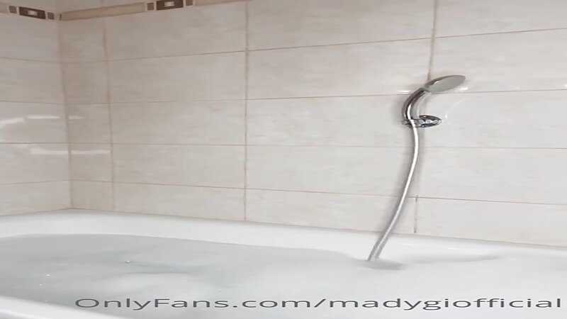 Mady Gio Naked Bathtub Dildo Fun