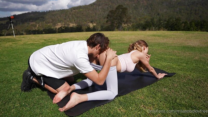 MilaKittenX Outdoor Yoga Sex Tape