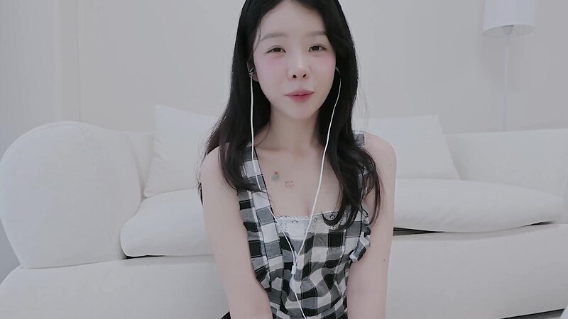 ASMR Yeonchu - Here for an Ear Tattoo? Tattoo Shop RP (Patreon)