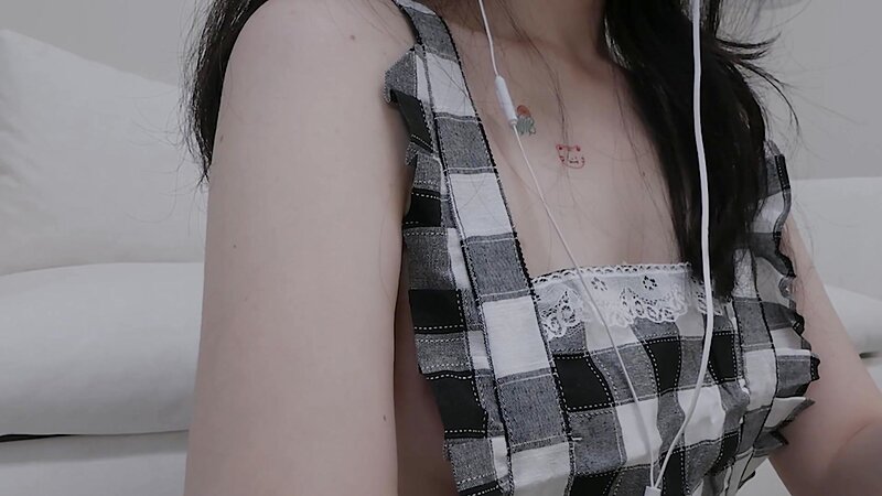 ASMR Yeonchu - Here for an Ear Tattoo? Tattoo Shop RP (Patreon)