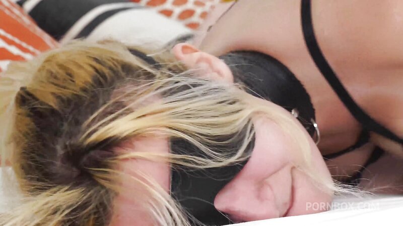 Loli Pop Gets Pounded In Bed