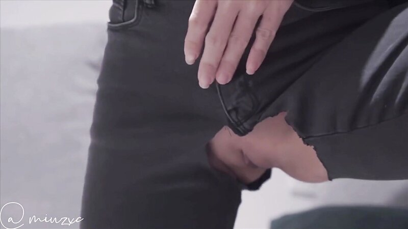 Miuzxc - Takes a dick in the ass through ripped jeans