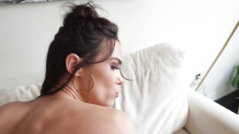 Ivy Ireland's Anal Pounding Ends With A Facial