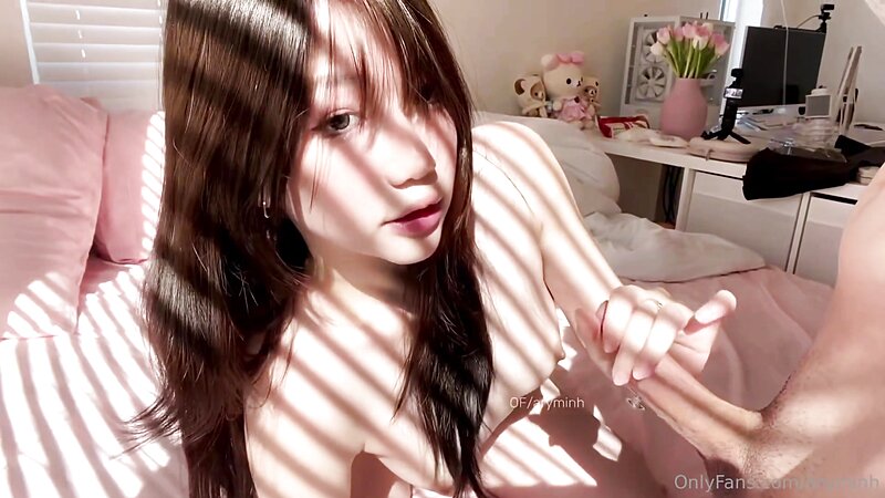 Aryminh Gets A Facial After Blowing Her BF’s Cock