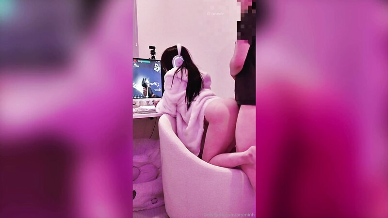 Gamer Girl Aryminh Gets Fucked While Playing Valorant