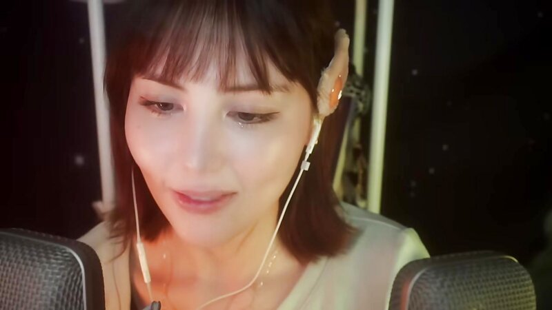 ASMR BlueKatie - Q&A in English!