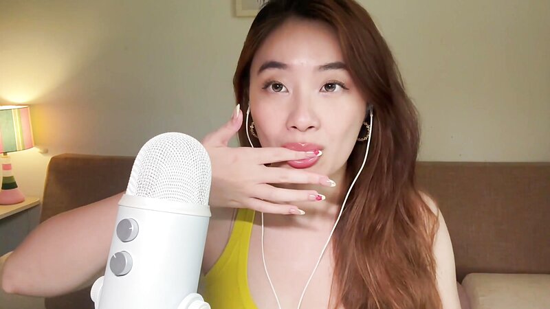 Lin ASMR - ASMR Finger/Hand Licking