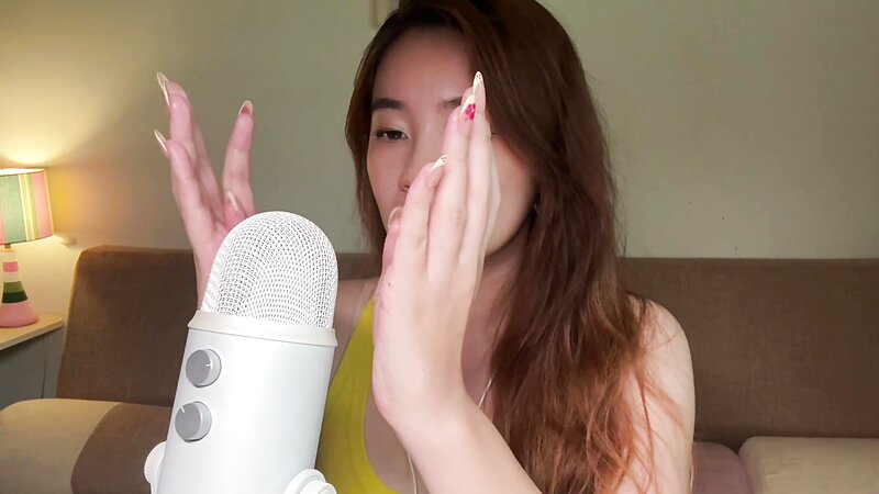 Lin ASMR - ASMR Finger/Hand Licking