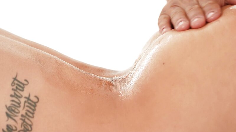 Alexa Chains' Happy Ending After An Oily Massage