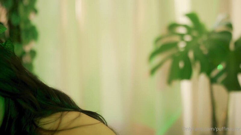 Puffin ASMR Topless Poison Ivy Ride