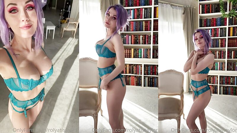 Rolyat Hot Nude Teasing