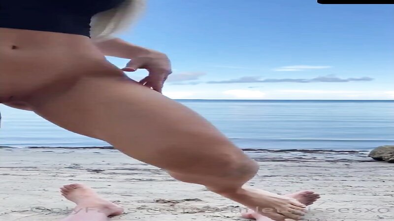 ScarlettKissesXO Sexy Beach Sex Tape