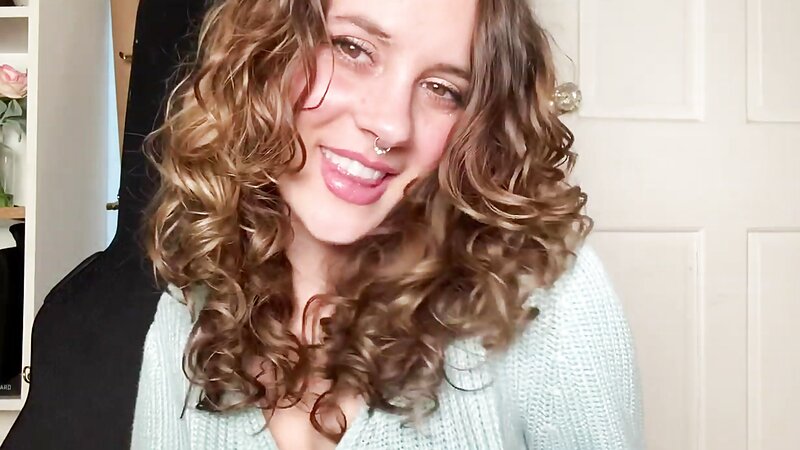 Marilyn Sugar Soothing ASMR Cozy Kisses